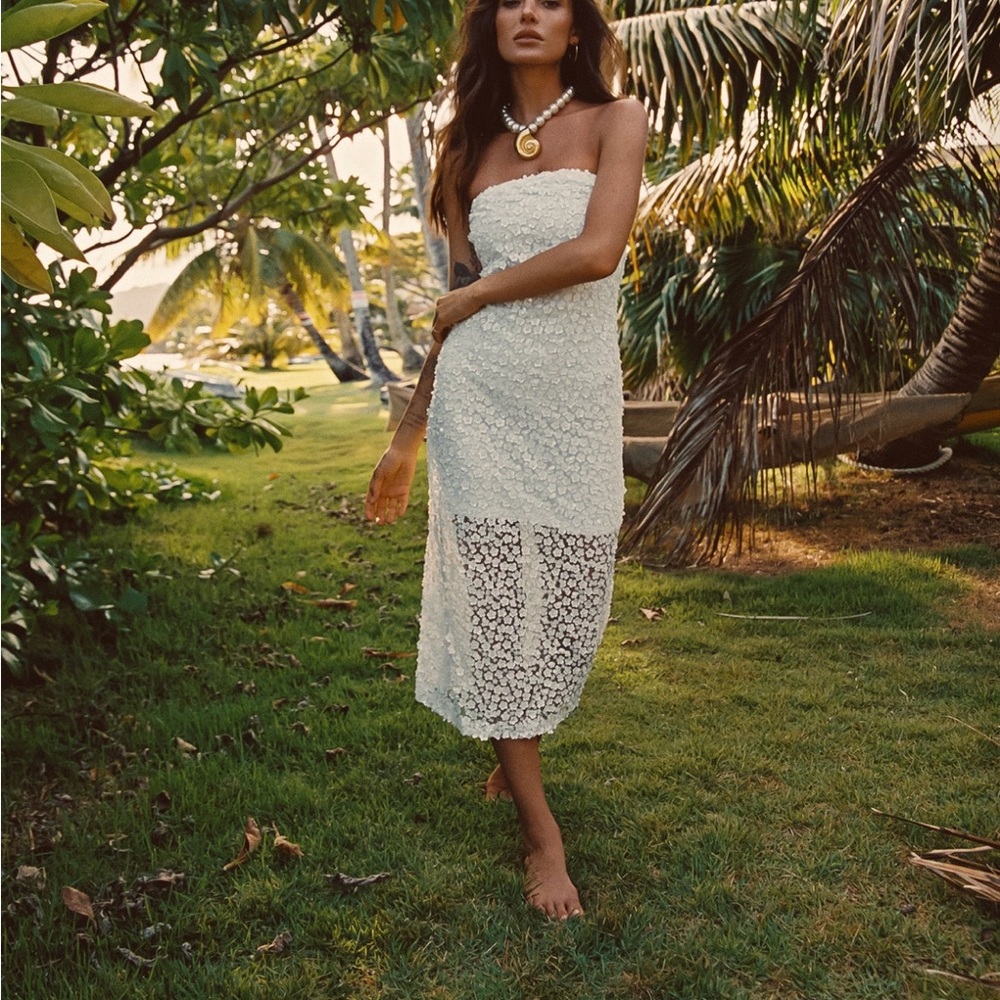 12th tribe Hannah White Floral Applique Midi Dress medium